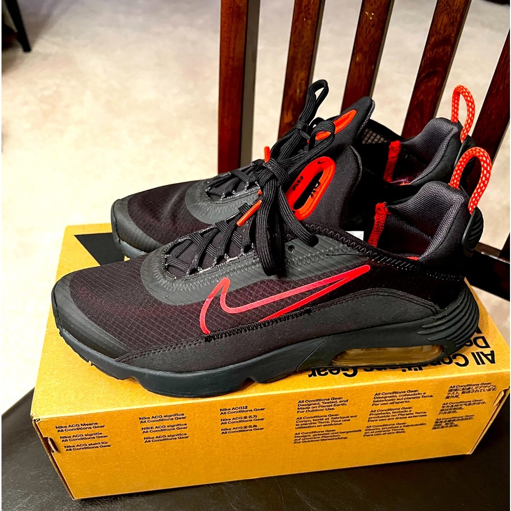 Nike Air Max 2090 Kids size 7Y